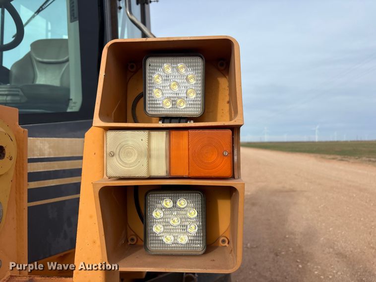 image for item EU4916 2000 Case 621C wheel loader