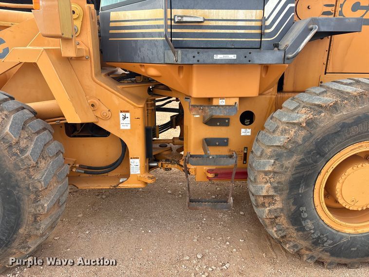 image for item EU4916 2000 Case 621C wheel loader