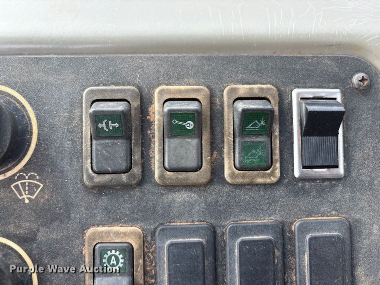 image for item EU4916 2000 Case 621C wheel loader