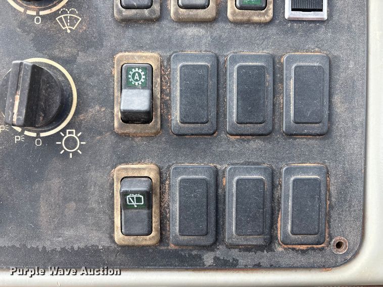 image for item EU4916 2000 Case 621C wheel loader