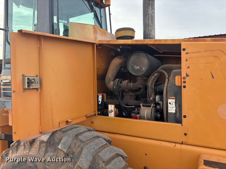 image for item EU4916 2000 Case 621C wheel loader