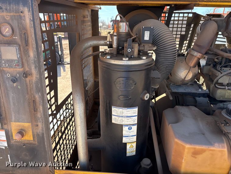 image for item EU4919 2015 Kaeser M114 air compressor