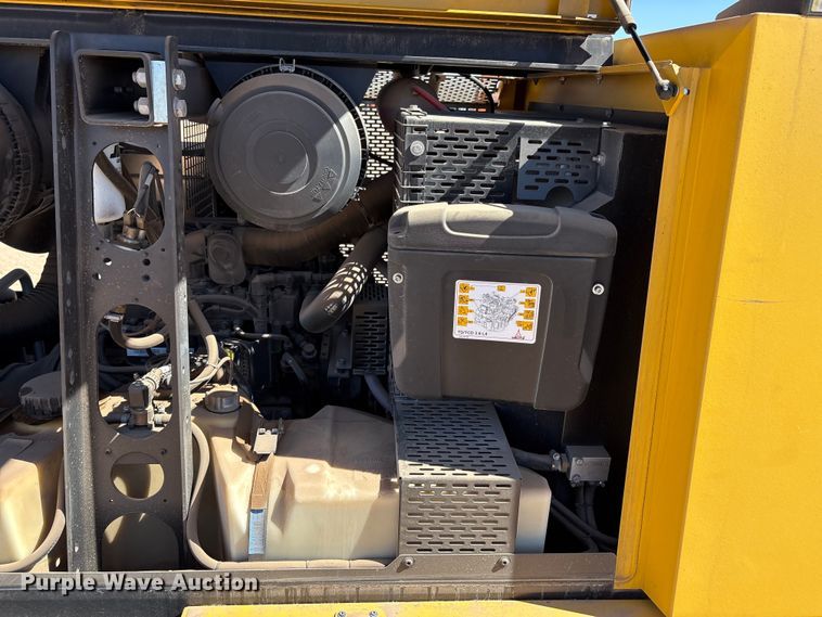 image for item EU4927 2022 Kaeser M118 air compressor