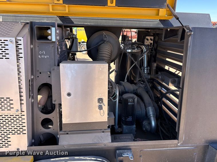 image for item EU4927 2022 Kaeser M118 air compressor