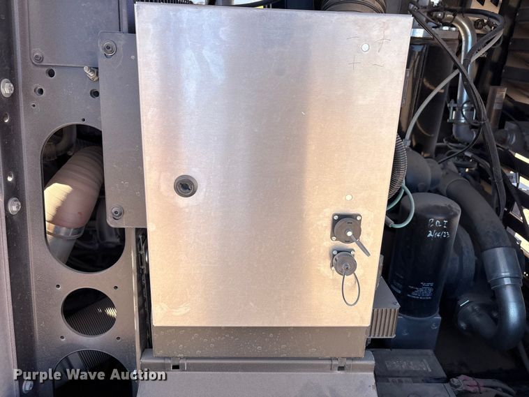 image for item EU4927 2022 Kaeser M118 air compressor