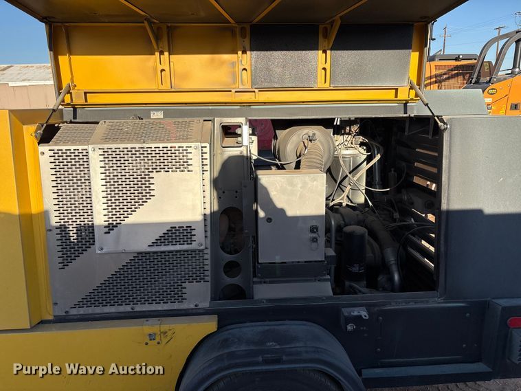 image for item EU4932 2021 Kaeser M118 air compressor