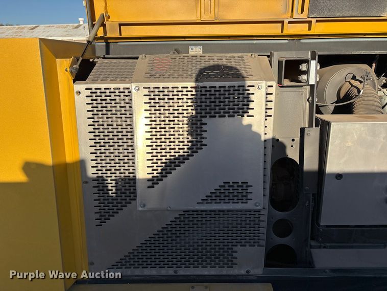 image for item EU4932 2021 Kaeser M118 air compressor