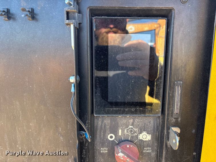 image for item EU4933 2022 Kaeser M118 air compressor