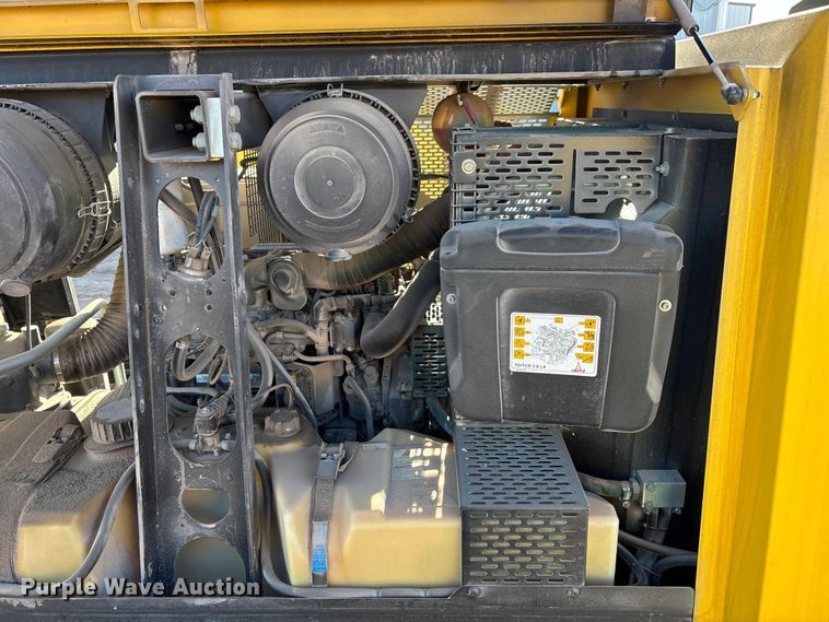 image for item EU4933 2022 Kaeser M118 air compressor