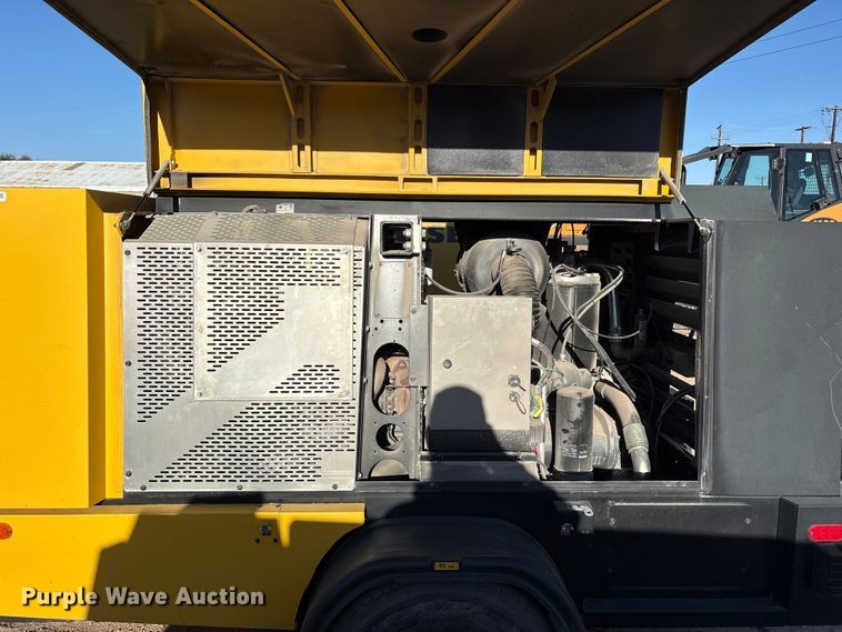 image for item EU4933 2022 Kaeser M118 air compressor