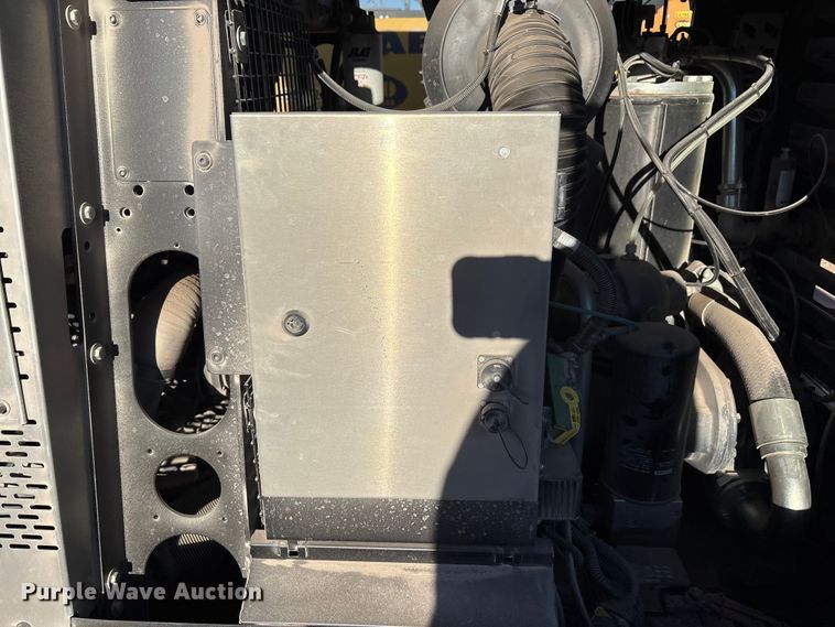 image for item EU4933 2022 Kaeser M118 air compressor