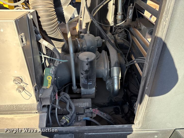 image for item EU4933 2022 Kaeser M118 air compressor