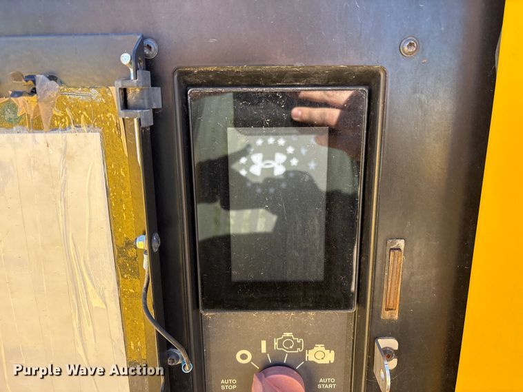 image for item EU4934 2022 Kaeser M118 air compressor