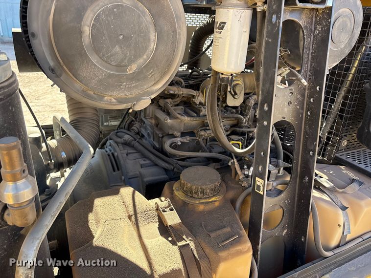 image for item EU4934 2022 Kaeser M118 air compressor