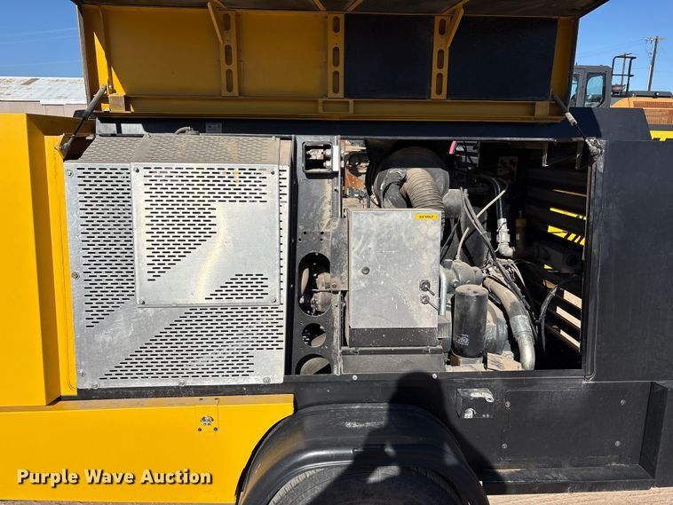 image for item EU4934 2022 Kaeser M118 air compressor