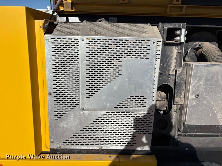 image for item EU4934 2022 Kaeser M118 air compressor