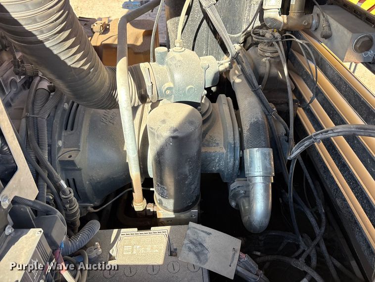 image for item EU4934 2022 Kaeser M118 air compressor