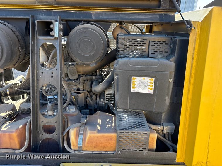 image for item EU4935 2021 Kaeser M118 air compressor