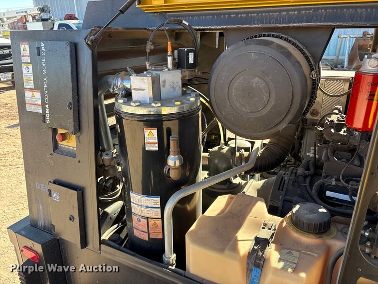 image for item EU4937 2023 Kaeser M118 air compressor