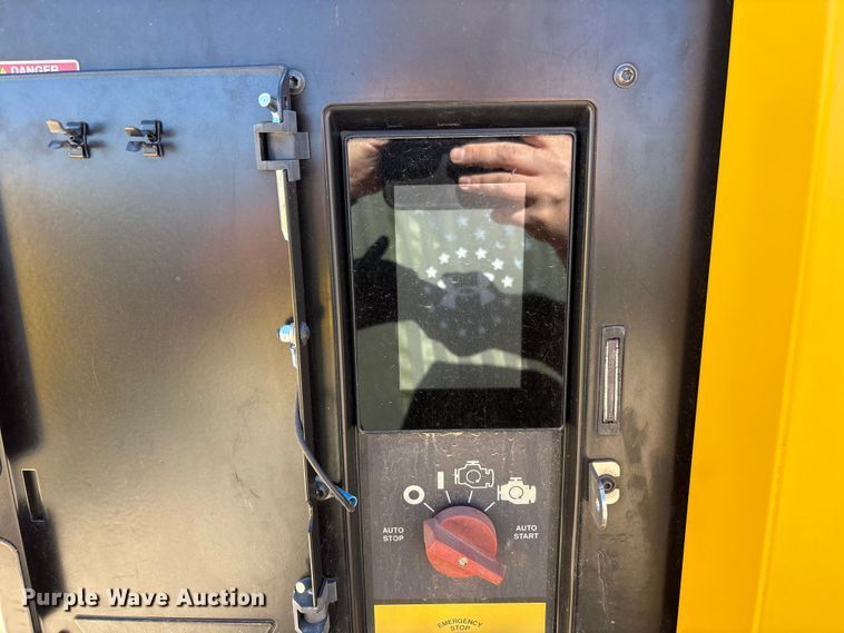 image for item EU4938 2022 Kaeser M118 air compressor