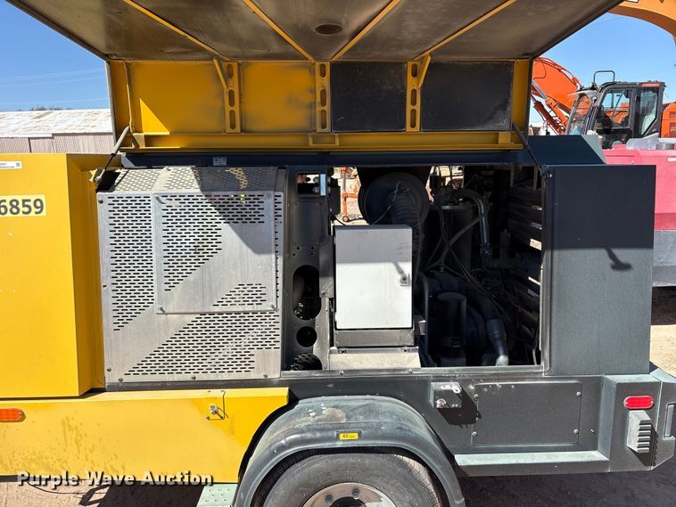 image for item EU4941 2022 Kaeser M118 air compressor