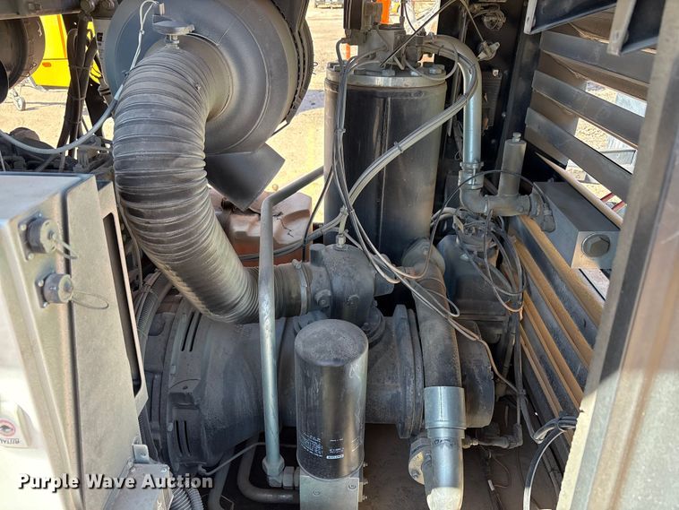 image for item EU4941 2022 Kaeser M118 air compressor