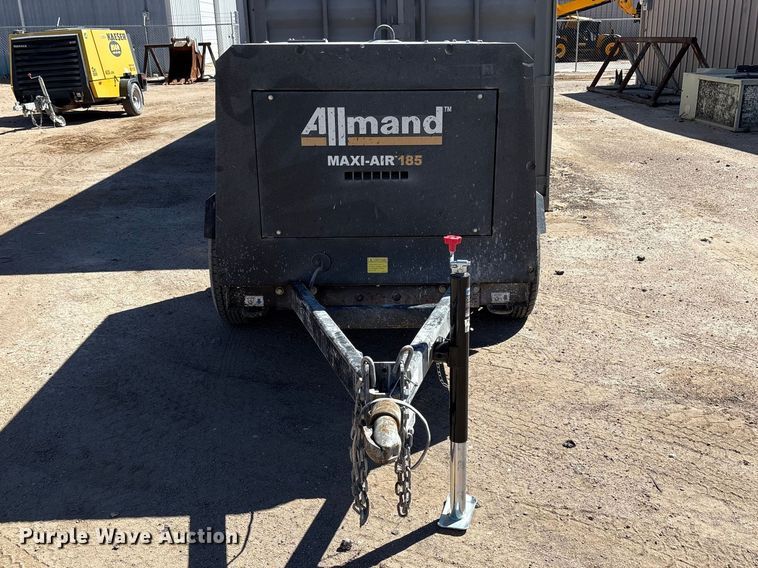 image for item EU4942 2019 Allmand Maxi-air 185 Portable air compressor