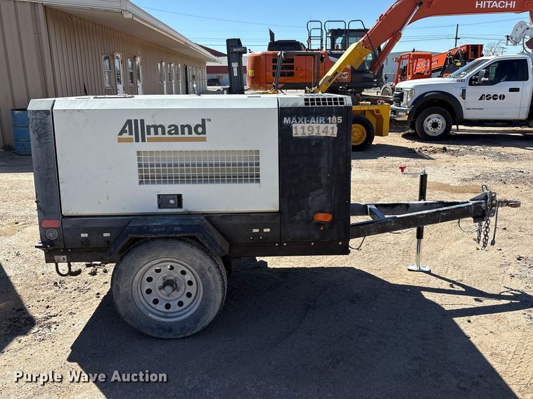 image for item EU4942 2019 Allmand Maxi-air 185 Portable air compressor