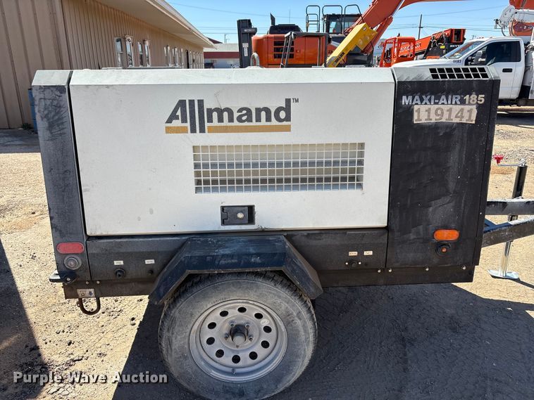 image for item EU4942 2019 Allmand Maxi-air 185 Portable air compressor