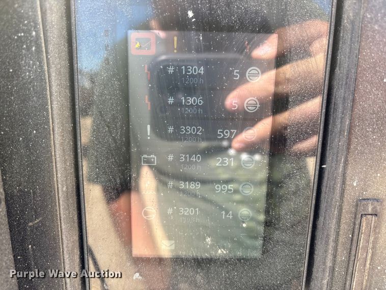 image for item EU4943 2022 Kaeser M118 air compressor