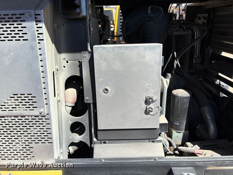 image for item EU4943 2022 Kaeser M118 air compressor