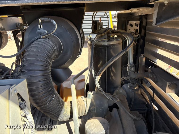 image for item EU4943 2022 Kaeser M118 air compressor