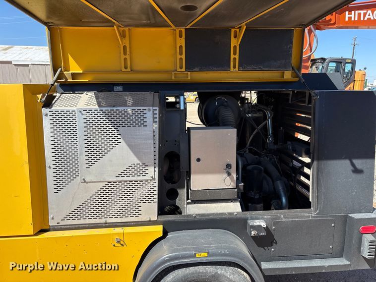 image for item EU4944 2022 Kaeser M118 air compressor