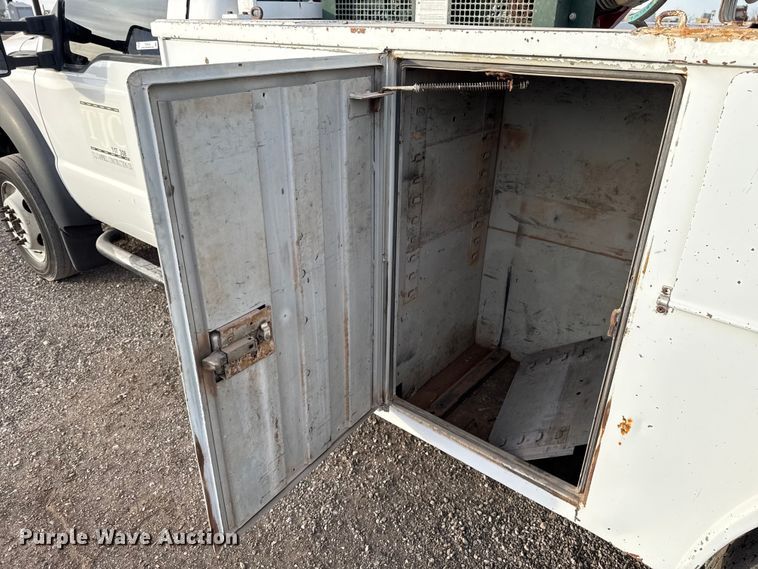 image for item EU5445 2013 Ford F550 utility / service truck