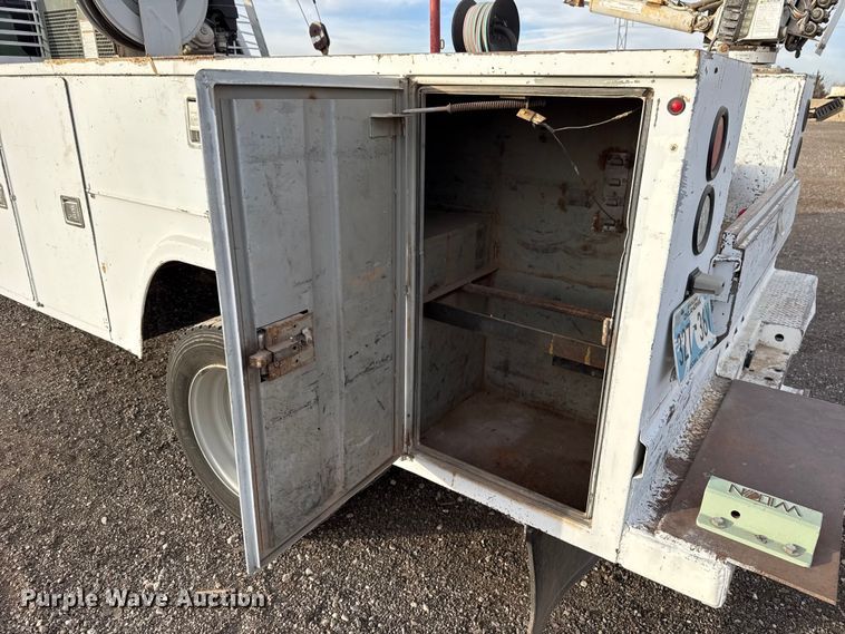 image for item EU5445 2013 Ford F550 utility / service truck