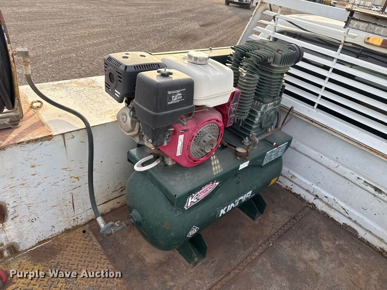 image for item EU5445 2013 Ford F550 utility / service truck