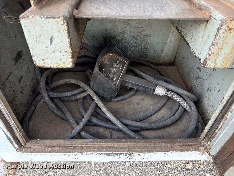 image for item EU5445 2013 Ford F550 utility / service truck