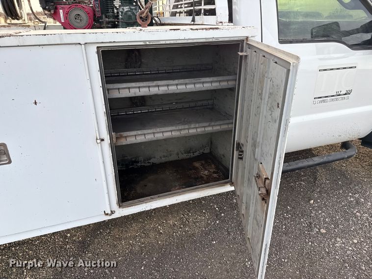 image for item EU5445 2013 Ford F550 utility / service truck