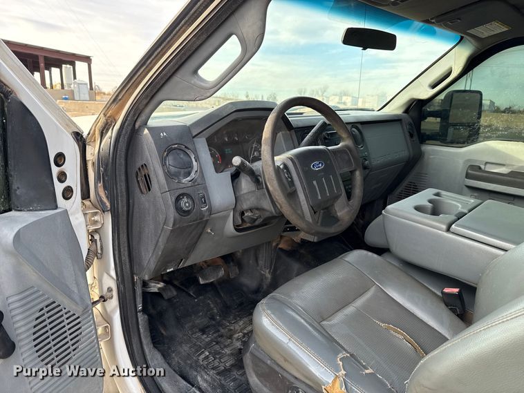 image for item EU5445 2013 Ford F550 utility / service truck