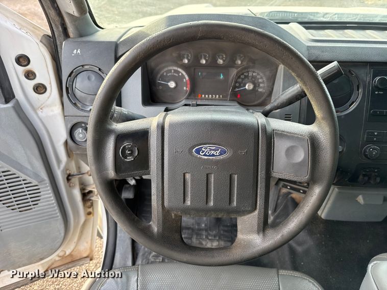 image for item EU5445 2013 Ford F550 utility / service truck