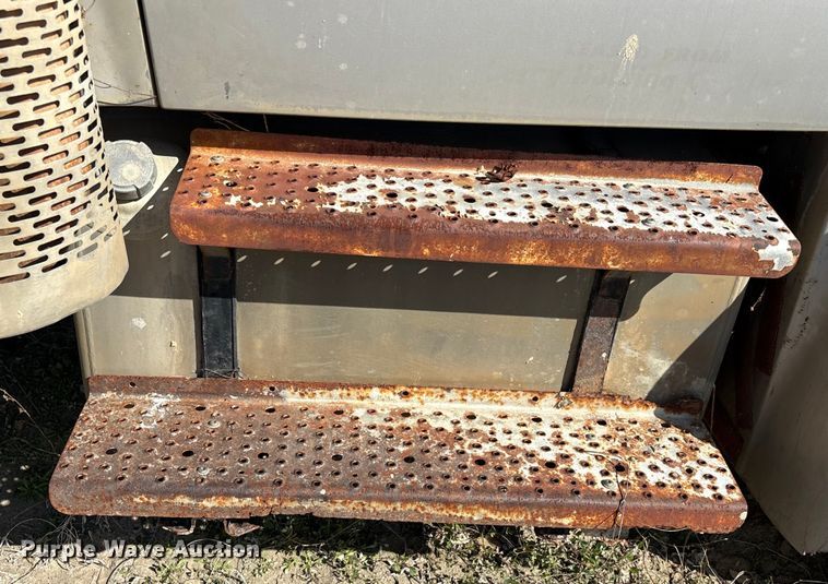 image for item EU7356 2007 Sterling Acterra water truck