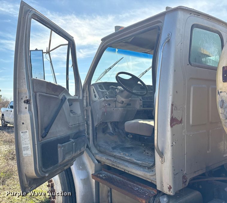 image for item EU7356 2007 Sterling Acterra water truck