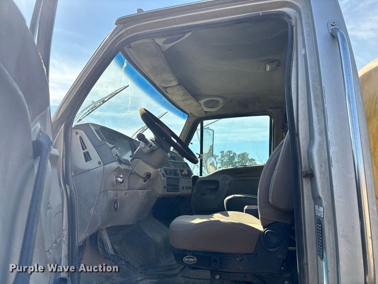 image for item EU7356 2007 Sterling Acterra water truck