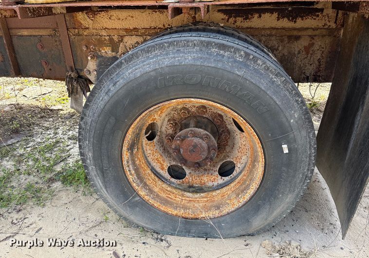 image for item EU7356 2007 Sterling Acterra water truck