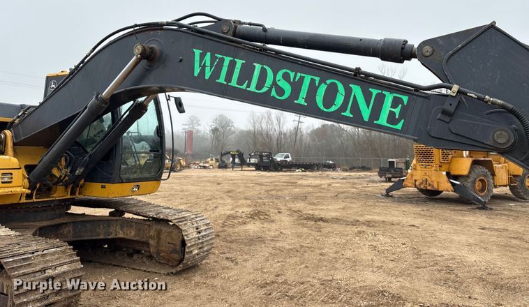 image for item EU7380 2015 John Deere 210G excavator