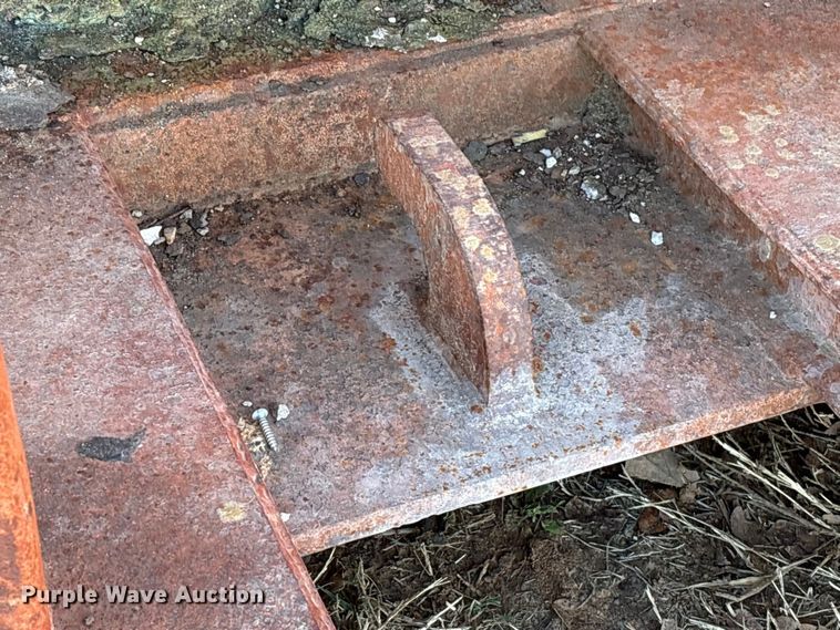 image for item EU7383 Roll-off dumpster