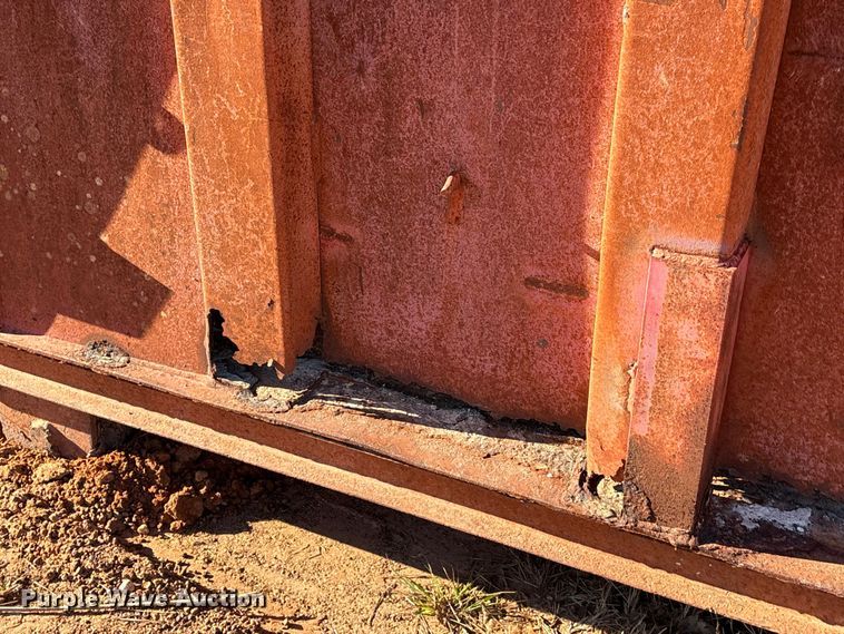 image for item EU7383 Roll-off dumpster