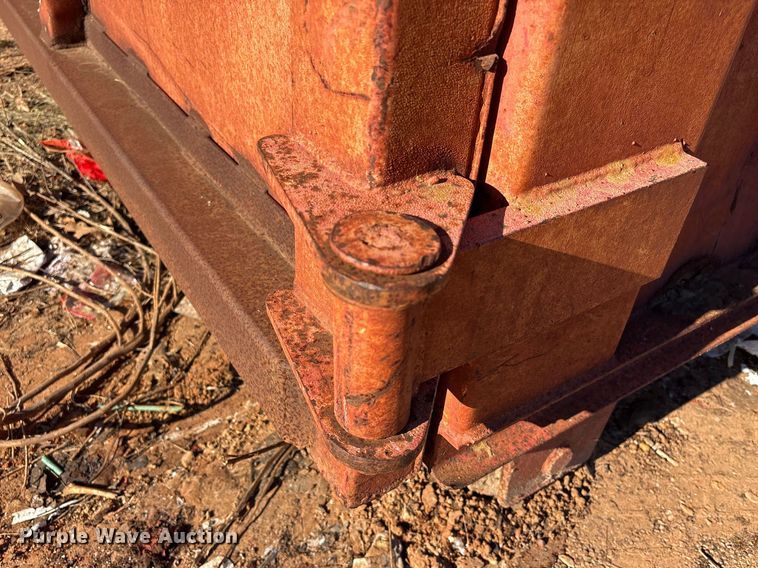 image for item EU7384 Roll-off dumpster