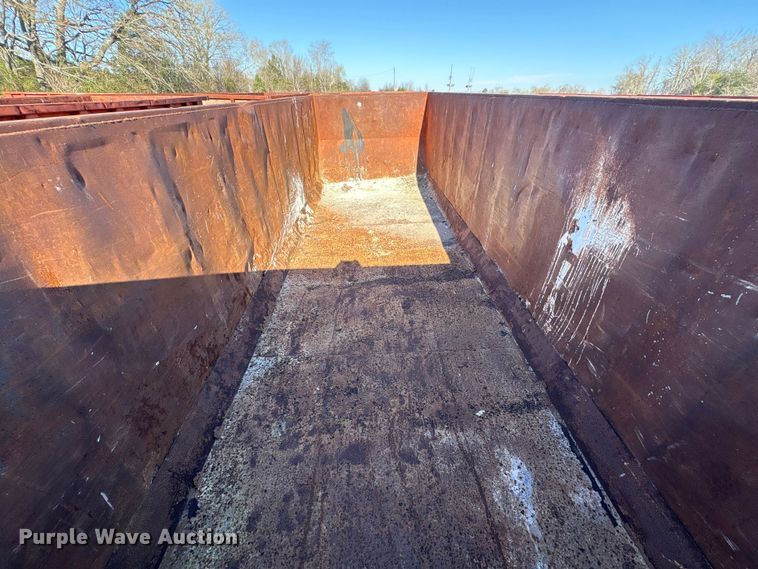 image for item EU7385 Roll-off dumpster