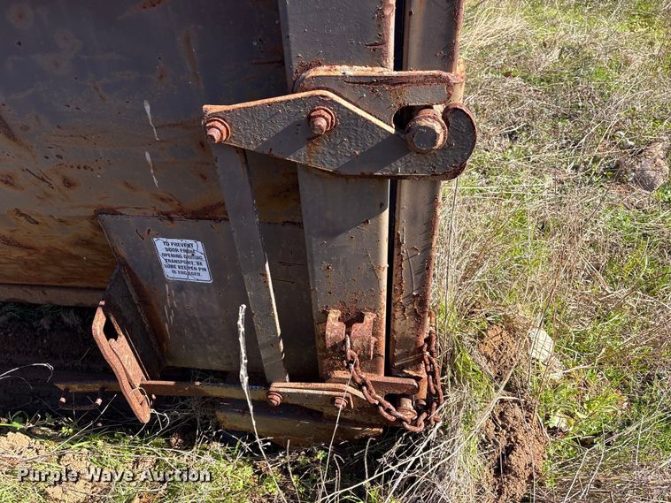 image for item EU7389 Wastequip roll-off dumpster